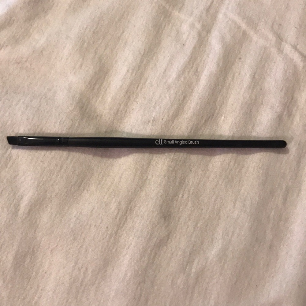 ELF Small Angled Brush